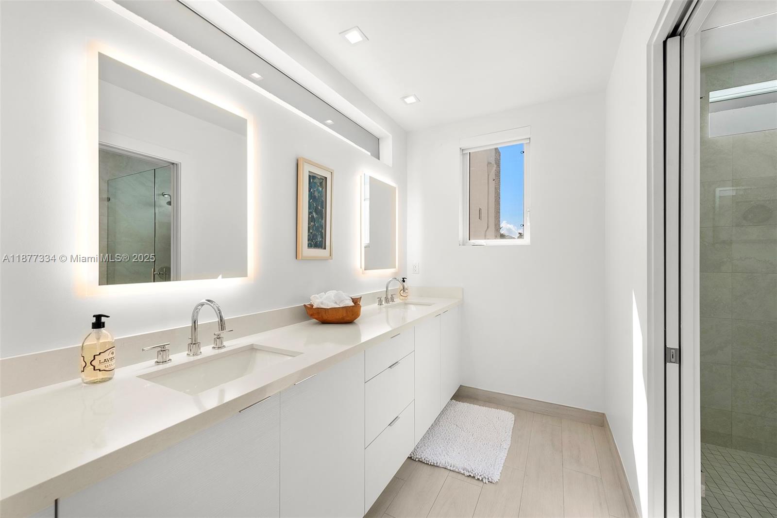 SEASIDE VILLAGE EAST COND - Residential