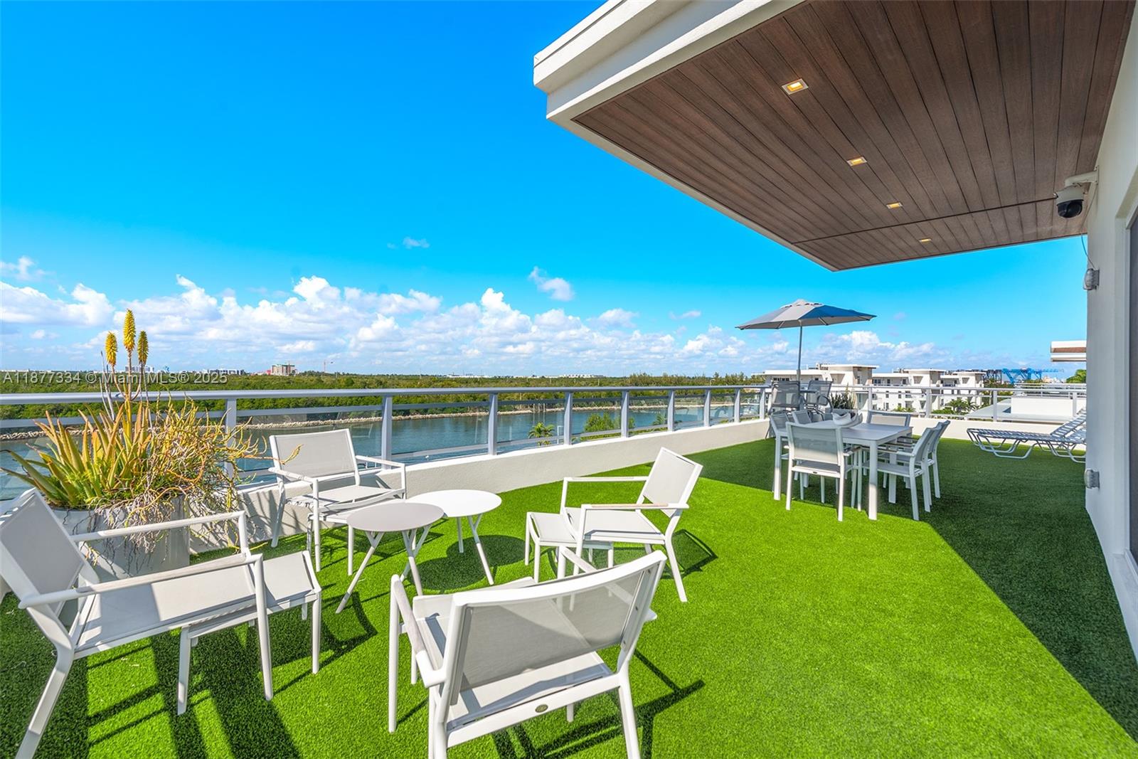 SEASIDE VILLAGE EAST COND - Residential