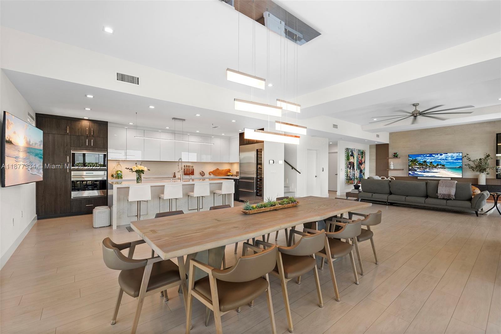 SEASIDE VILLAGE EAST COND - Residential