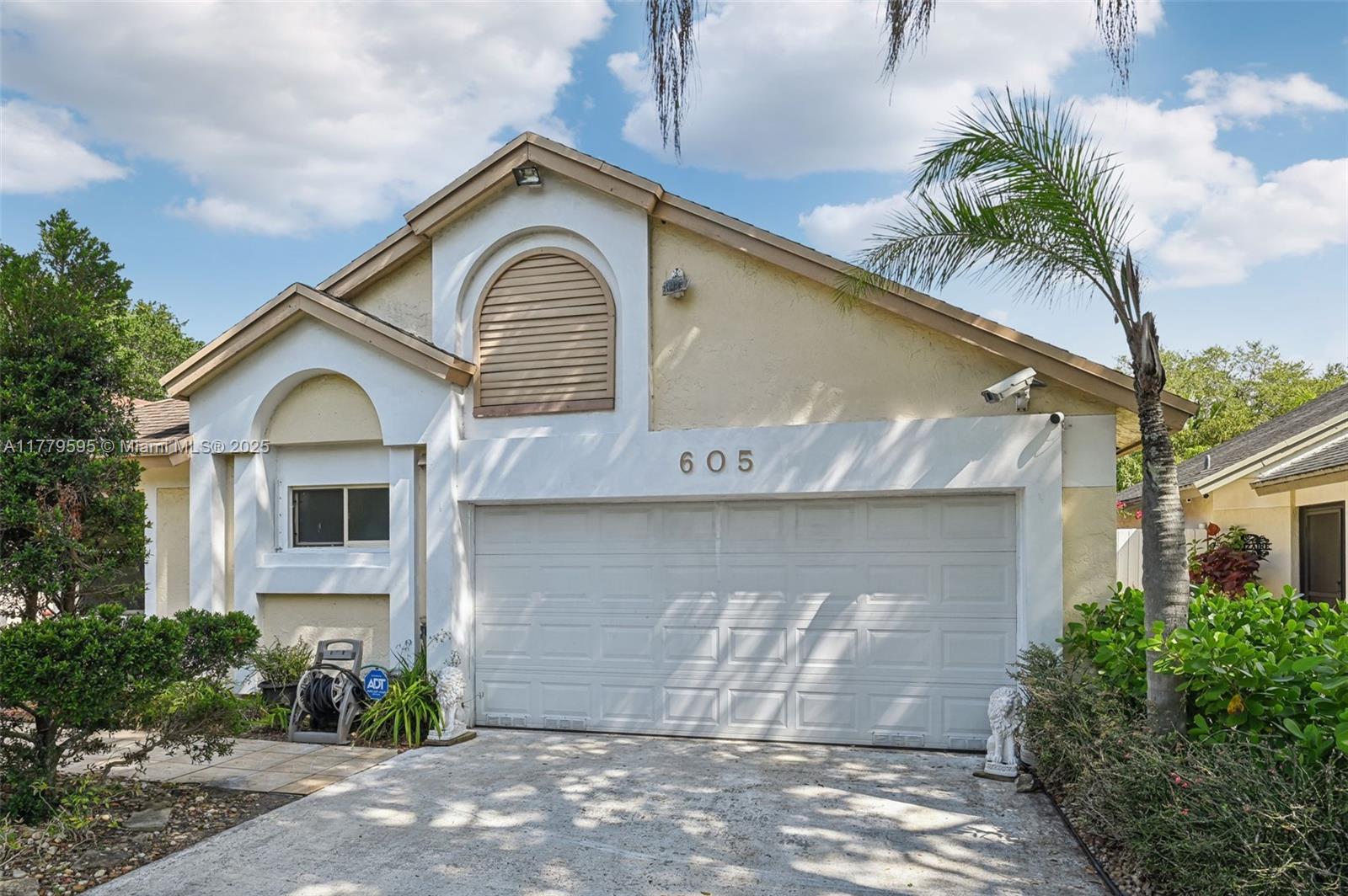 Property for Sale at 605 Laurel Way, North Lauderdale, Miami-Dade County, Florida - Bedrooms: 3 
Bathrooms: 2  - $435,000