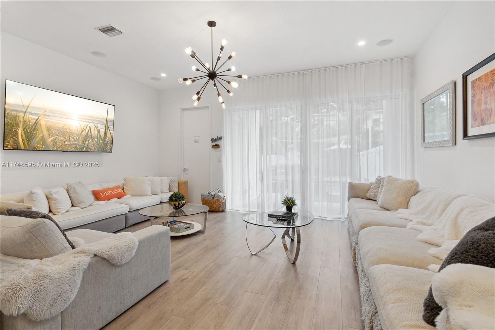 AMND MIAMI SUBURBAN ACRES - Residential Lease