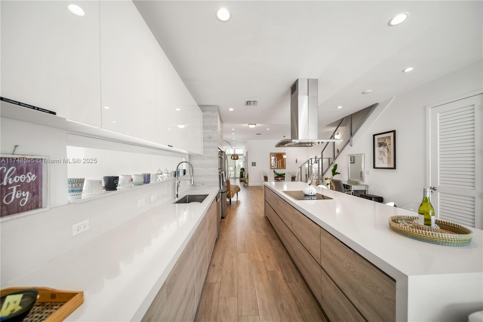 AMND MIAMI SUBURBAN ACRES - Residential Lease