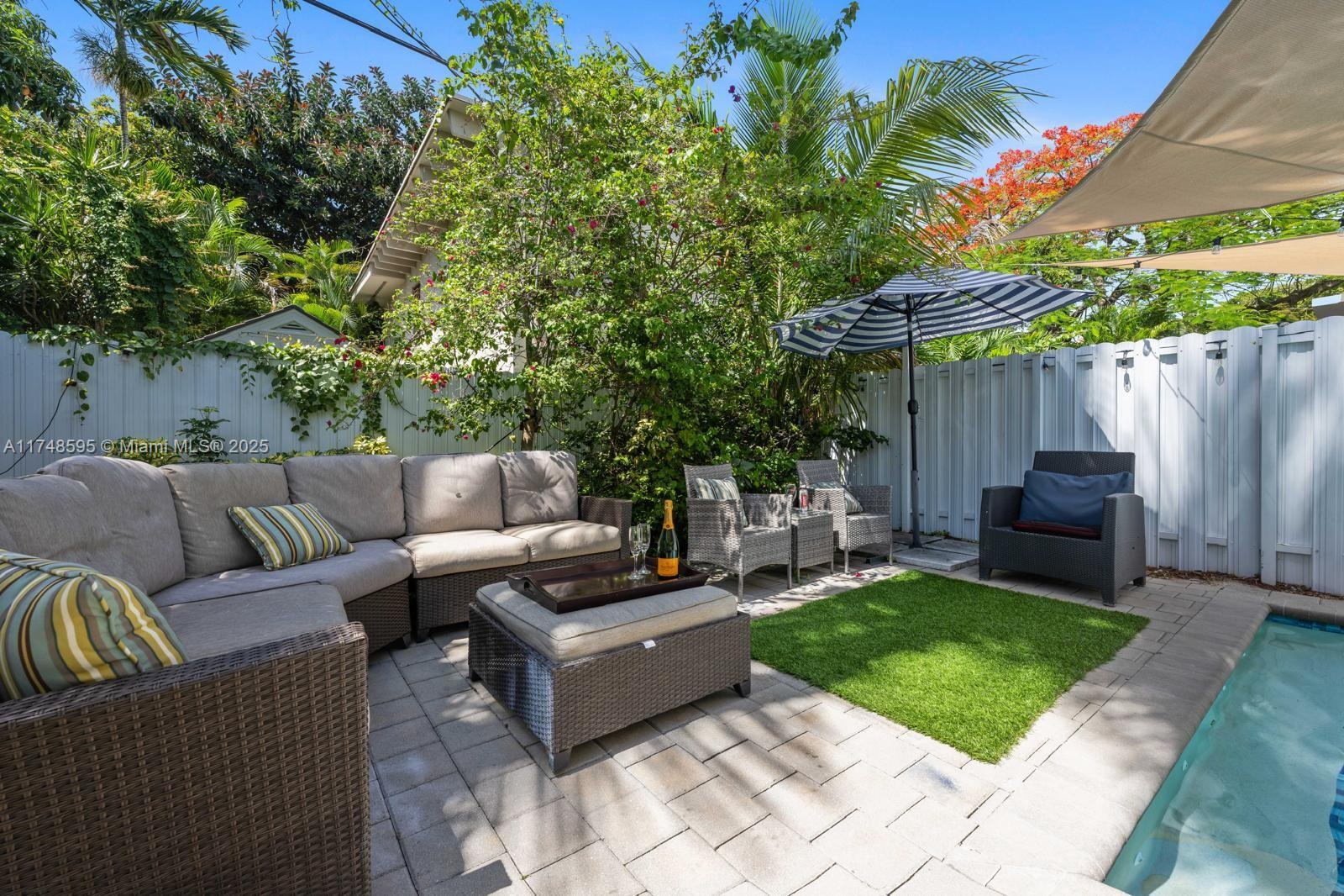 AMND MIAMI SUBURBAN ACRES - Residential Lease