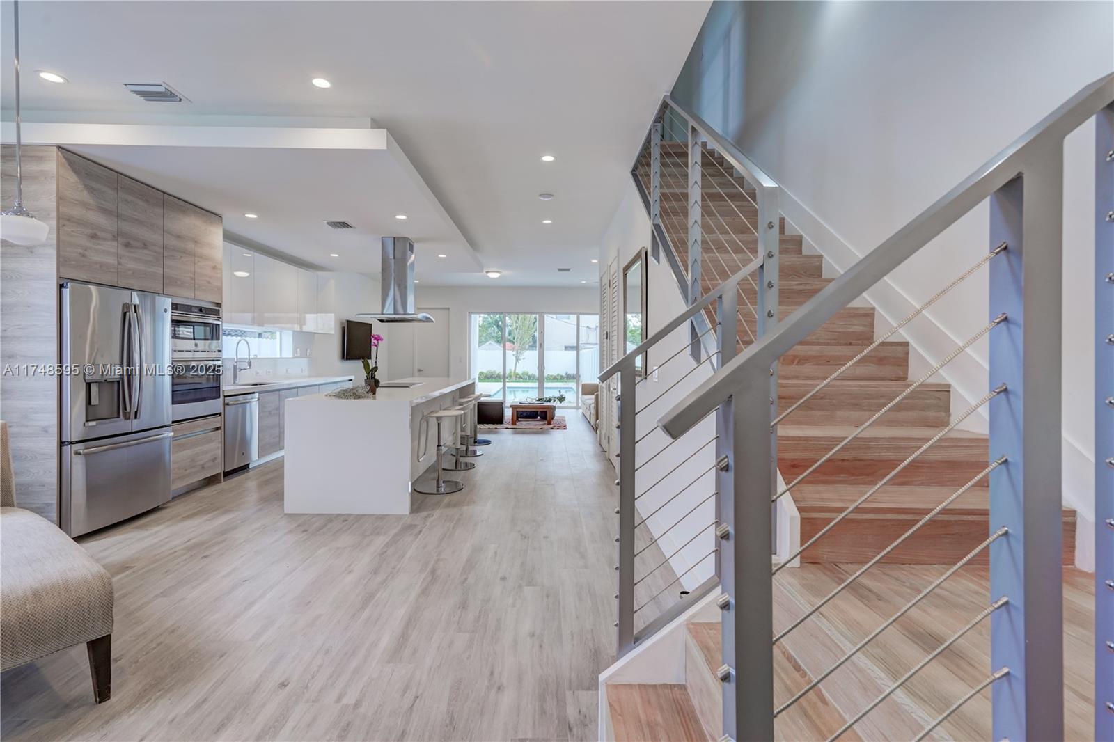 AMND MIAMI SUBURBAN ACRES - Residential Lease