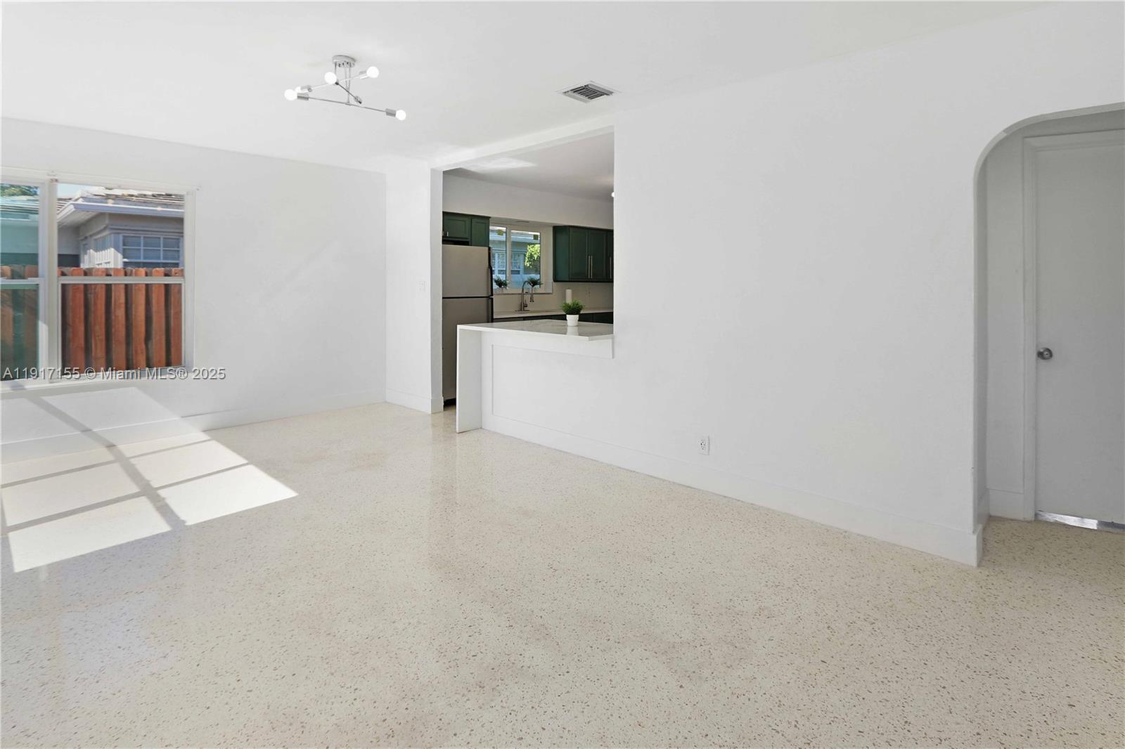 ST JAMES PARK DELMAR - Residential Lease