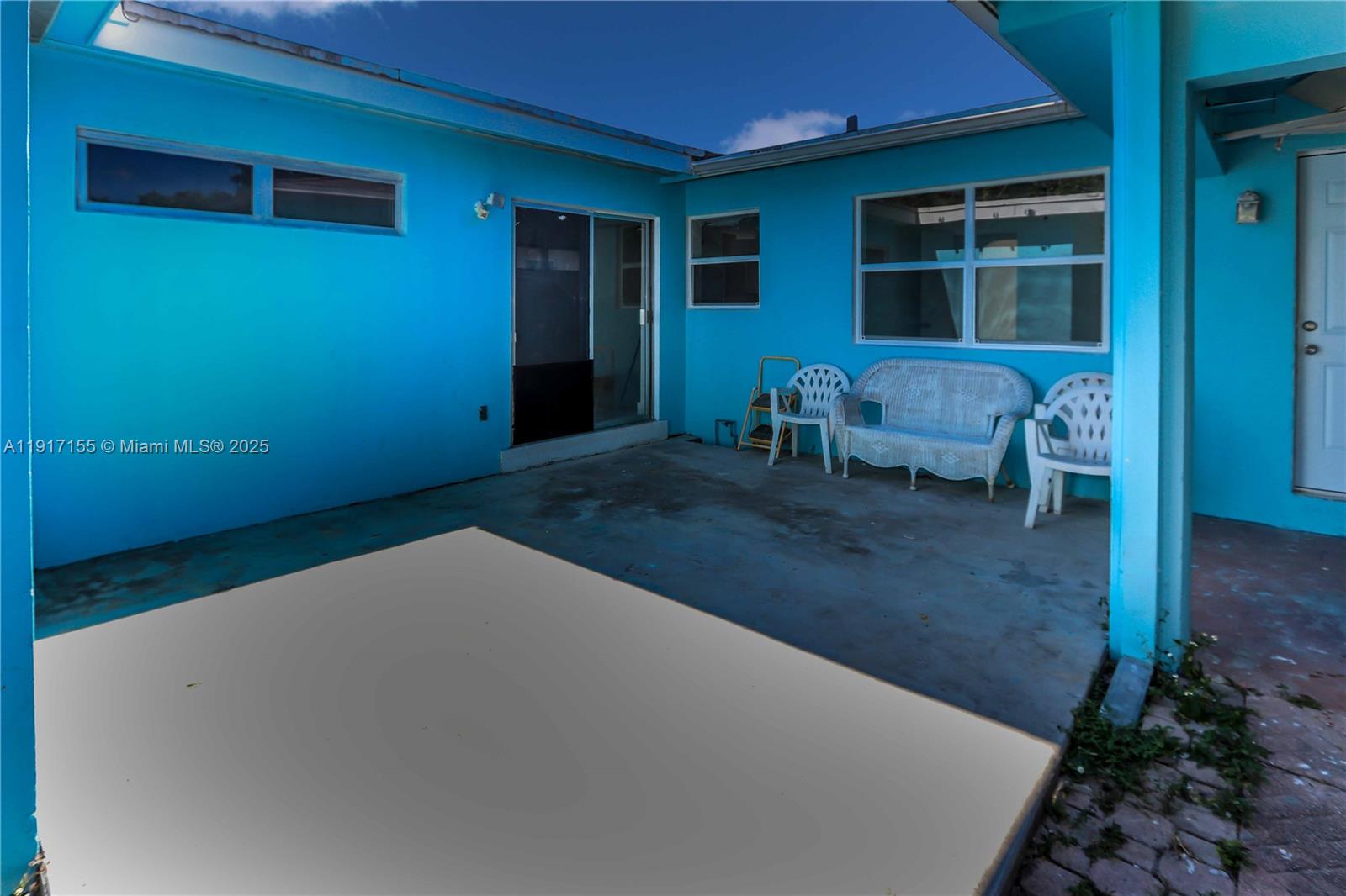 ST JAMES PARK DELMAR - Residential Lease