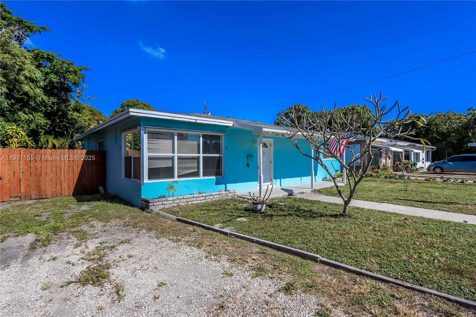 ST JAMES PARK DELMAR - Residential Lease