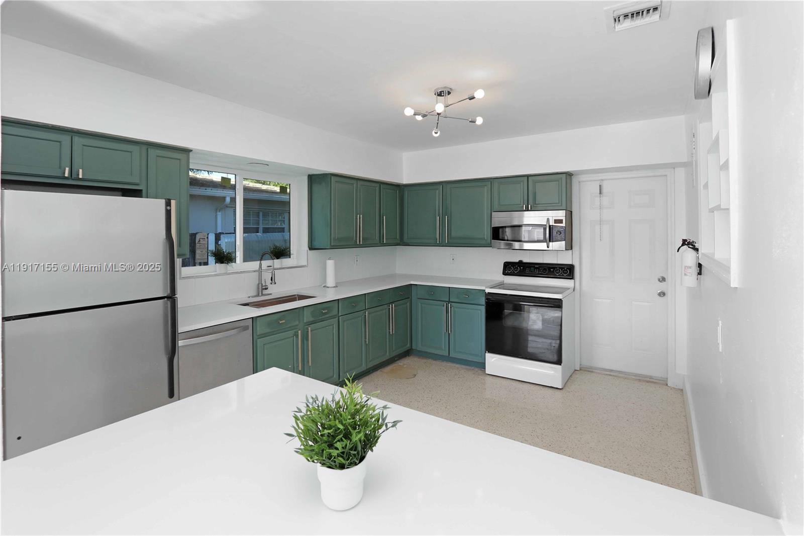 ST JAMES PARK DELMAR - Residential Lease