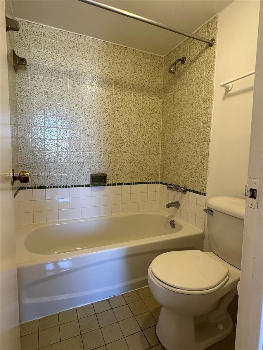 LOS ARBOLES CONDO - Residential