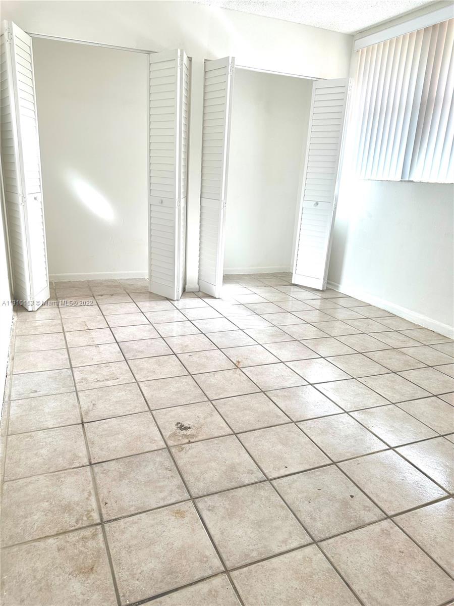 LOS ARBOLES CONDO - Residential