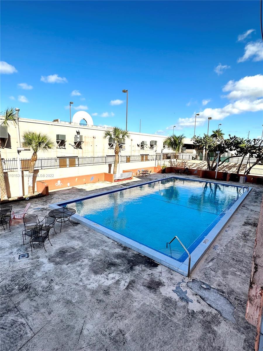 LOS ARBOLES CONDO - Residential