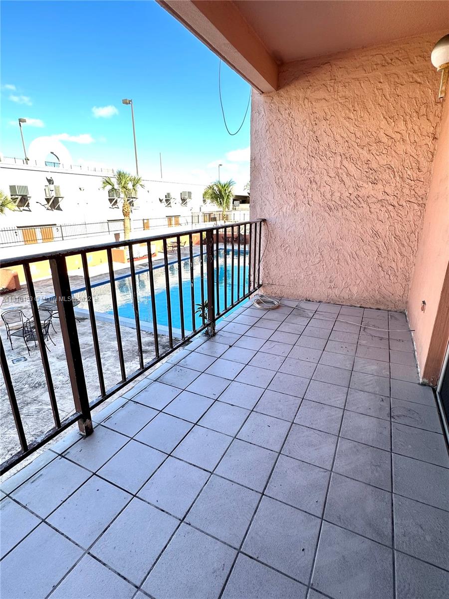 LOS ARBOLES CONDO - Residential