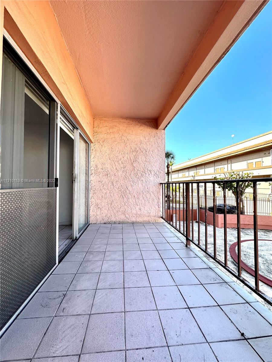 LOS ARBOLES CONDO - Residential