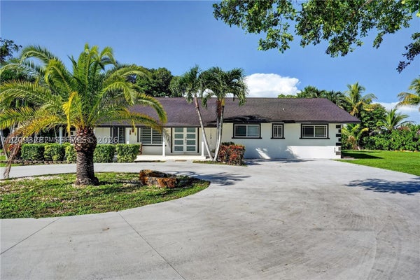 34850 SW 213TH AVE, HOMESTEAD, FL 33034 - Image 47c3dddcc98d2d60b7006c3c152a4a0b/2543703205