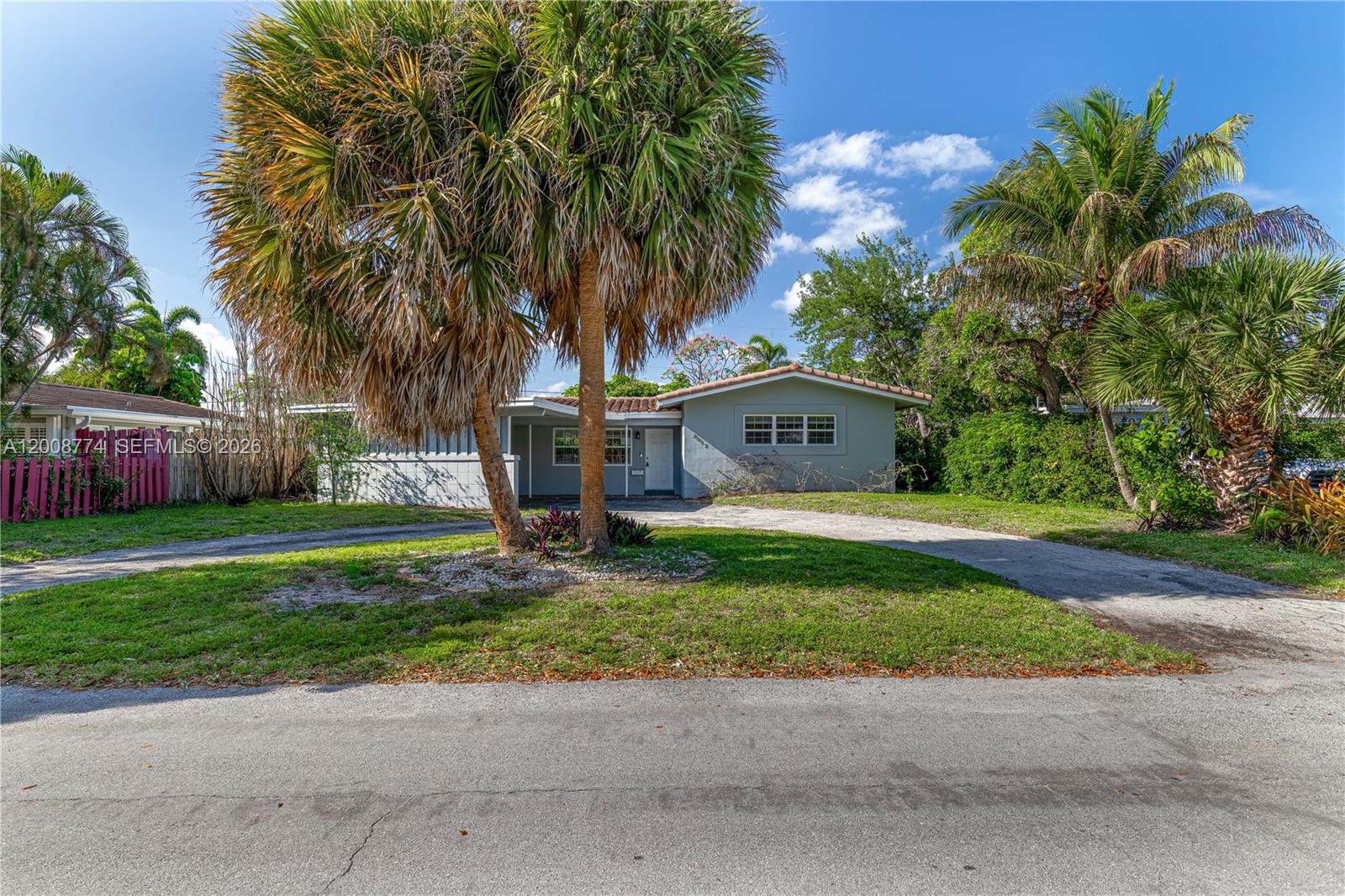 CORAL SHORES - Residential