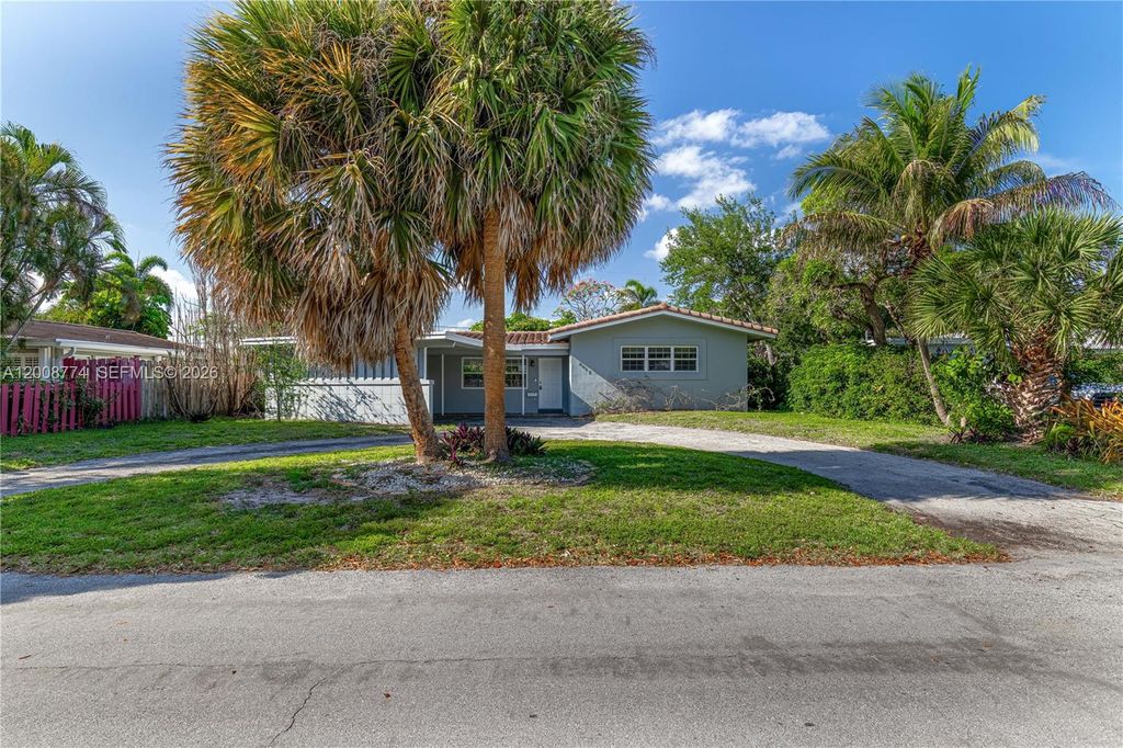 Photo of 2017 NE 29th Ct, Fort Lauderdale, FL 33306 (MLS # A12008774)