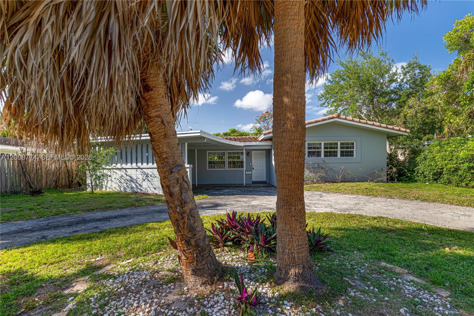 CORAL SHORES - Residential