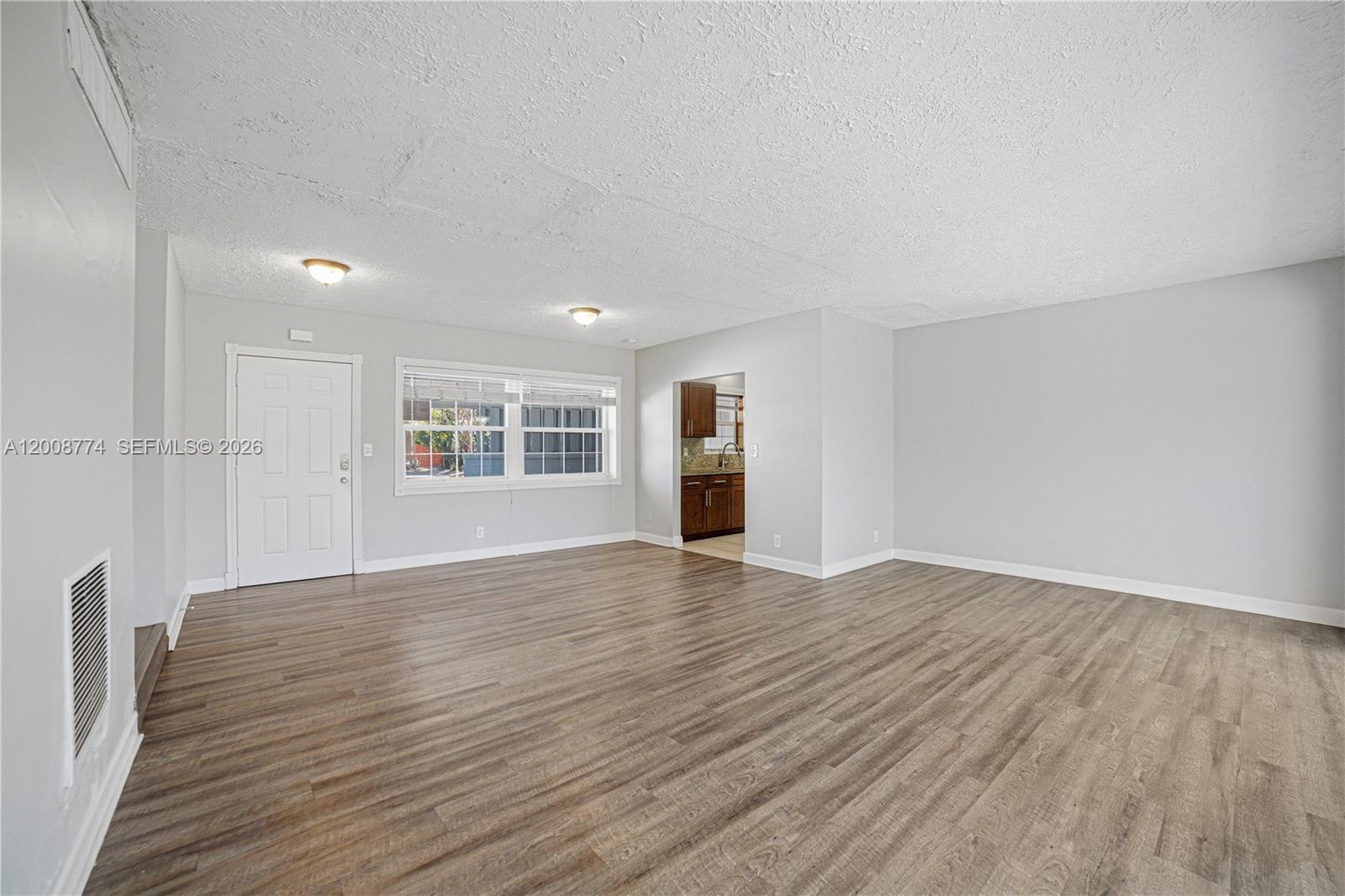 CORAL SHORES - Residential