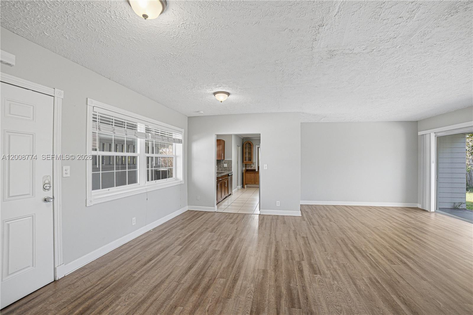 CORAL SHORES - Residential