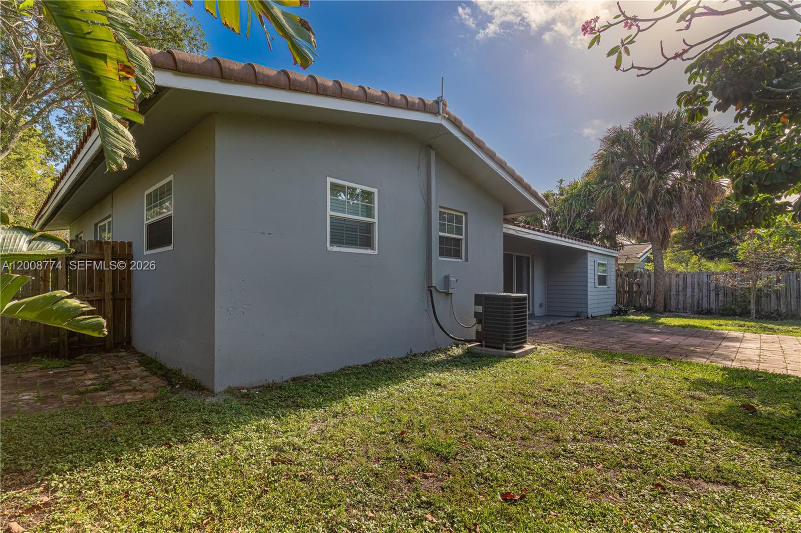 CORAL SHORES - Residential