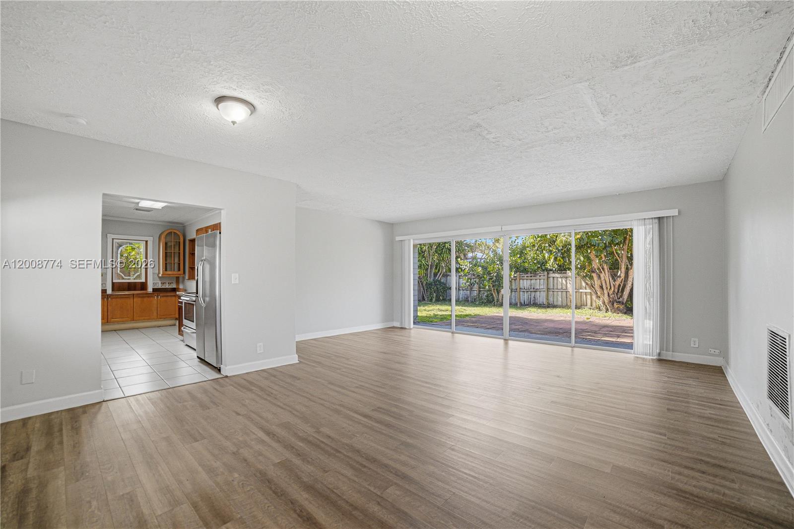 CORAL SHORES - Residential