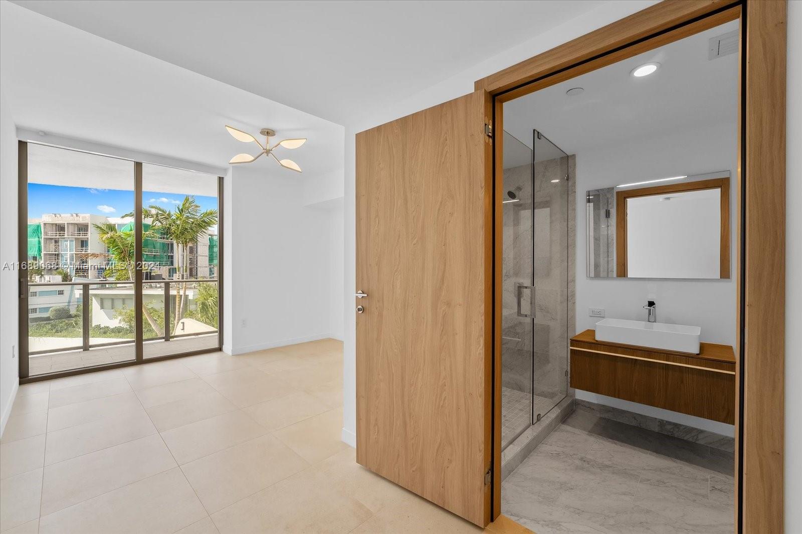 BAY HARBOR ISLAND - Residential