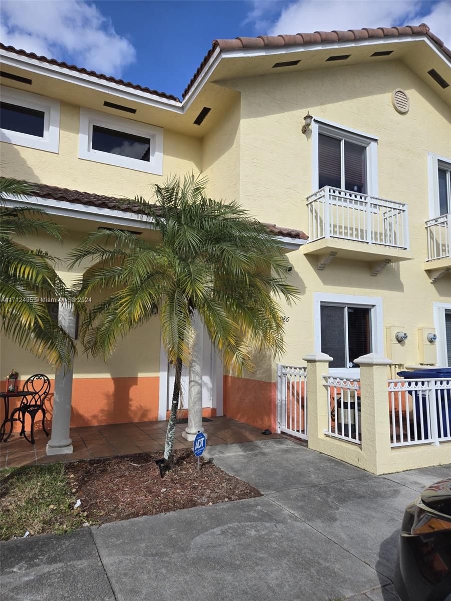 17986 Nw 74th Ct 17986, Hialeah, Miami-Dade County, Florida - 2 Bedrooms  
3 Bathrooms - 