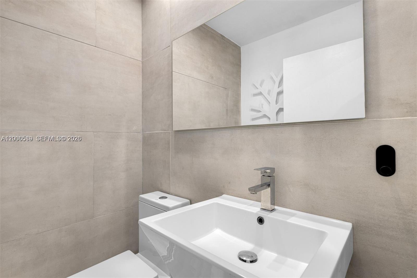 THE MERIDIAN CONDO - Residential