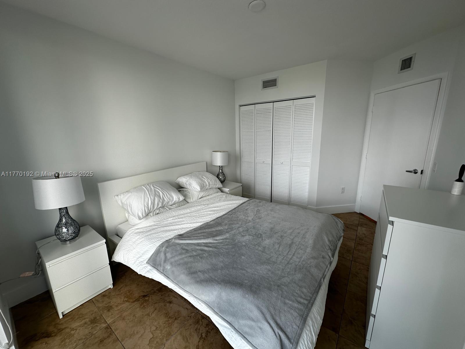 BRICKELL ON THE RIVER S T - Residential Lease