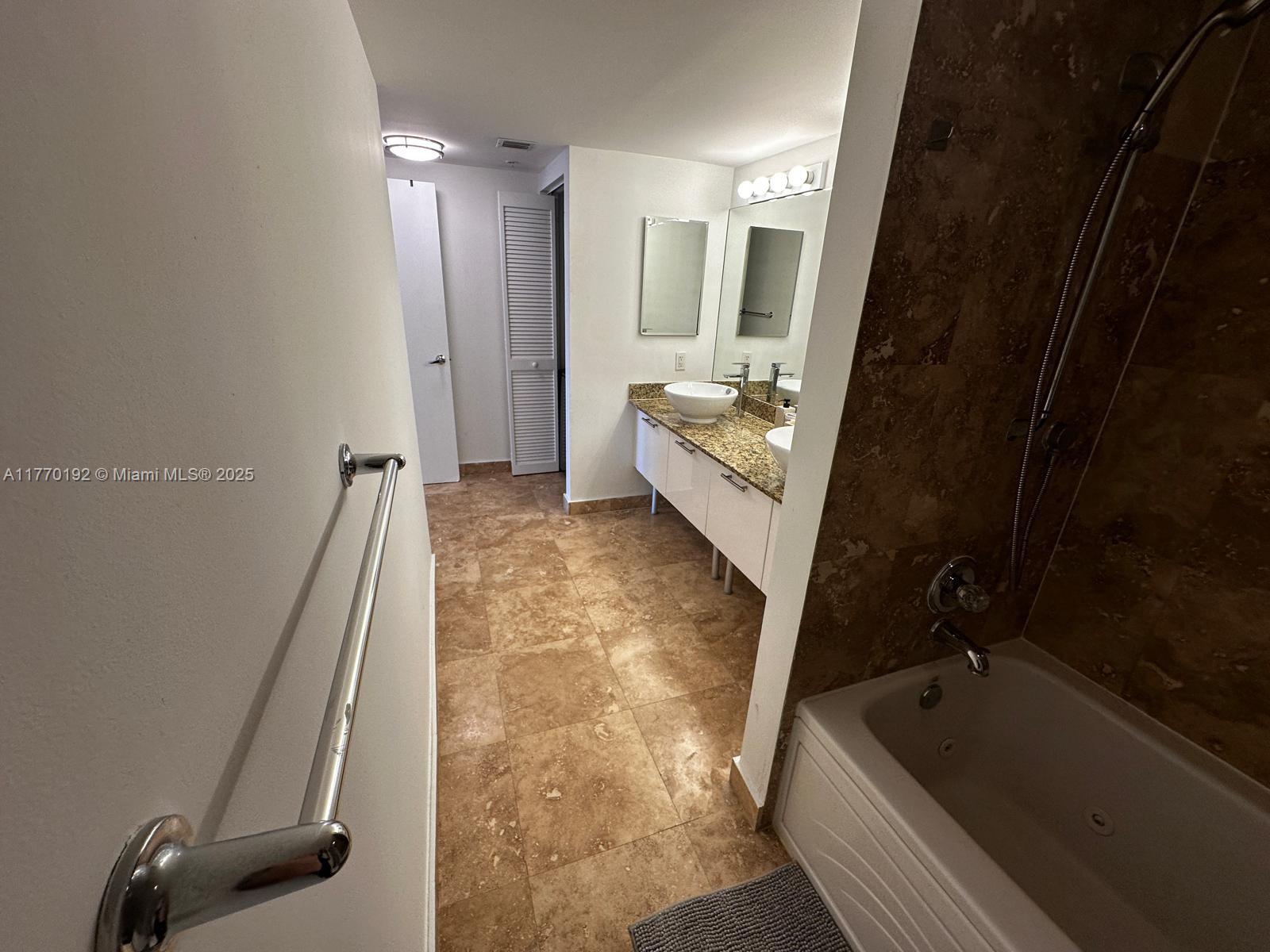 BRICKELL ON THE RIVER S T - Residential Lease