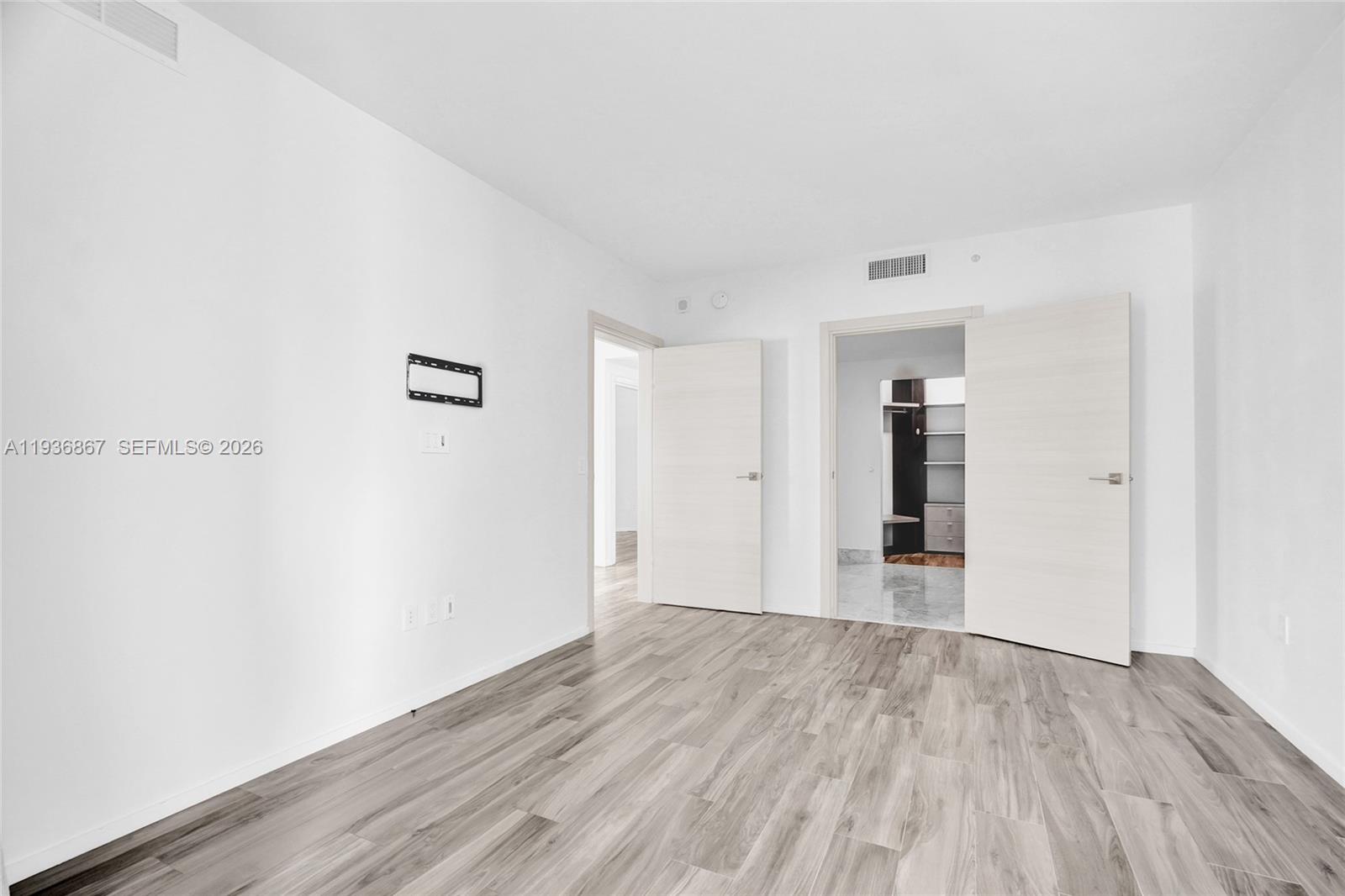 801 SMA RESIDENCES CONDO - Residential