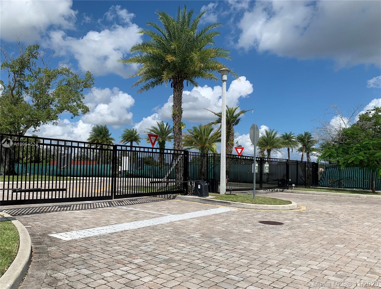PLANTATION BUSINESS PARK - Residential
