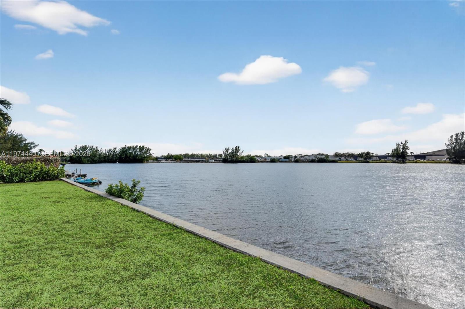 MIRAGE AT CRYSTAL LAKE CO - Residential