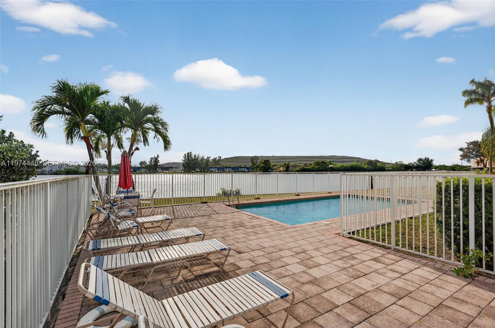 MIRAGE AT CRYSTAL LAKE CO - Residential