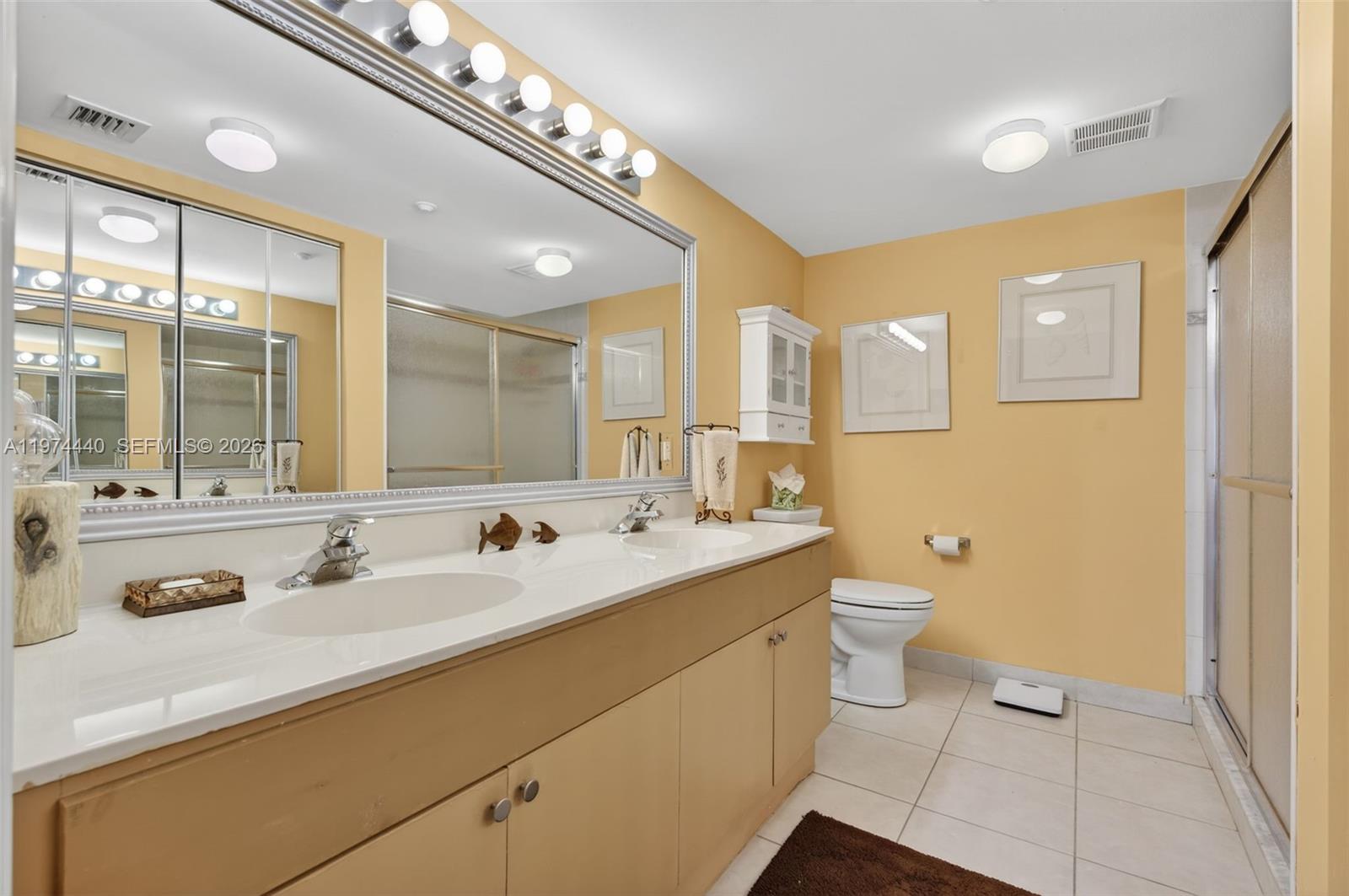 MIRAGE AT CRYSTAL LAKE CO - Residential