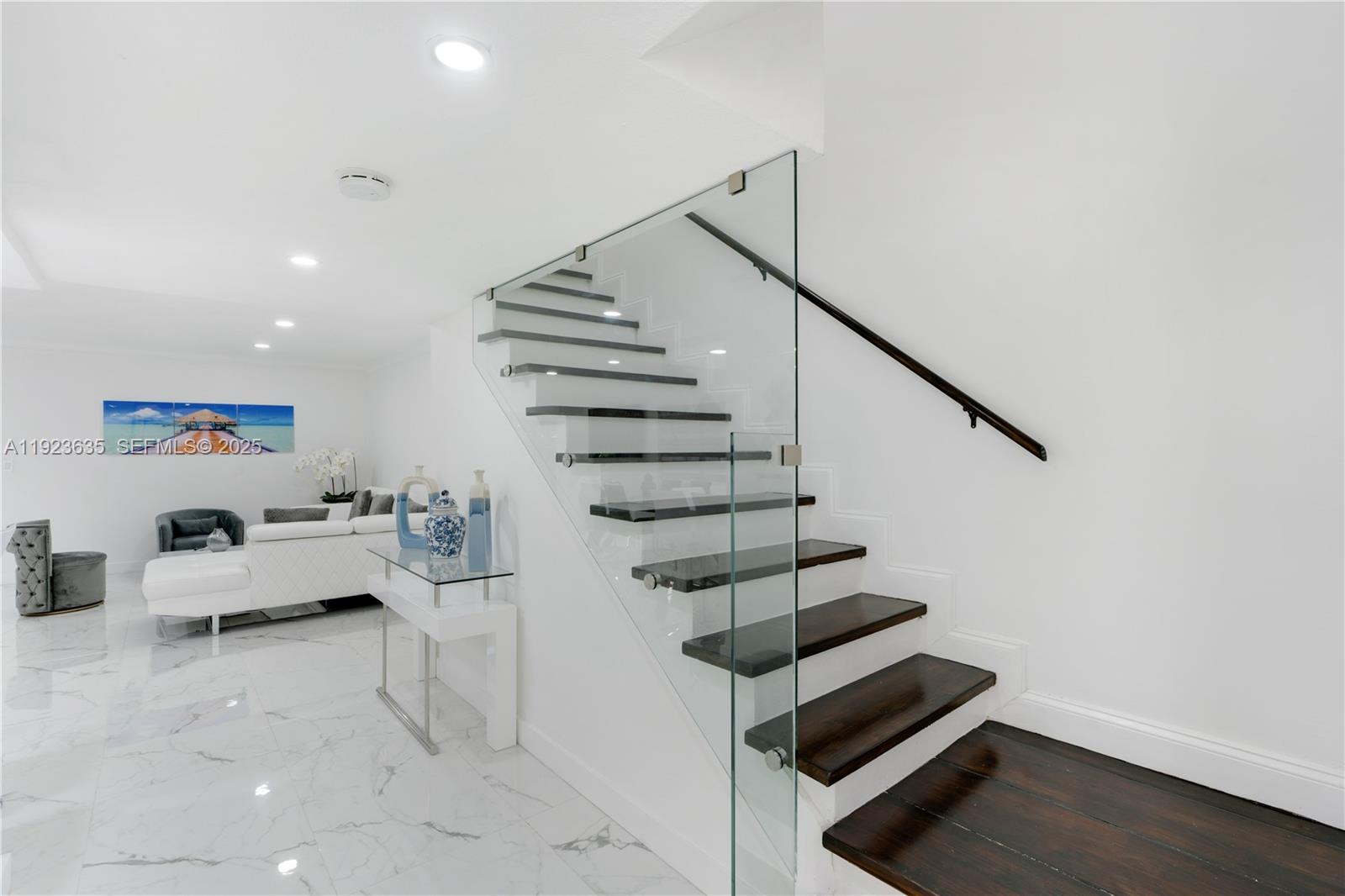 ALTOS DEL MAR NO 4 - Residential Lease