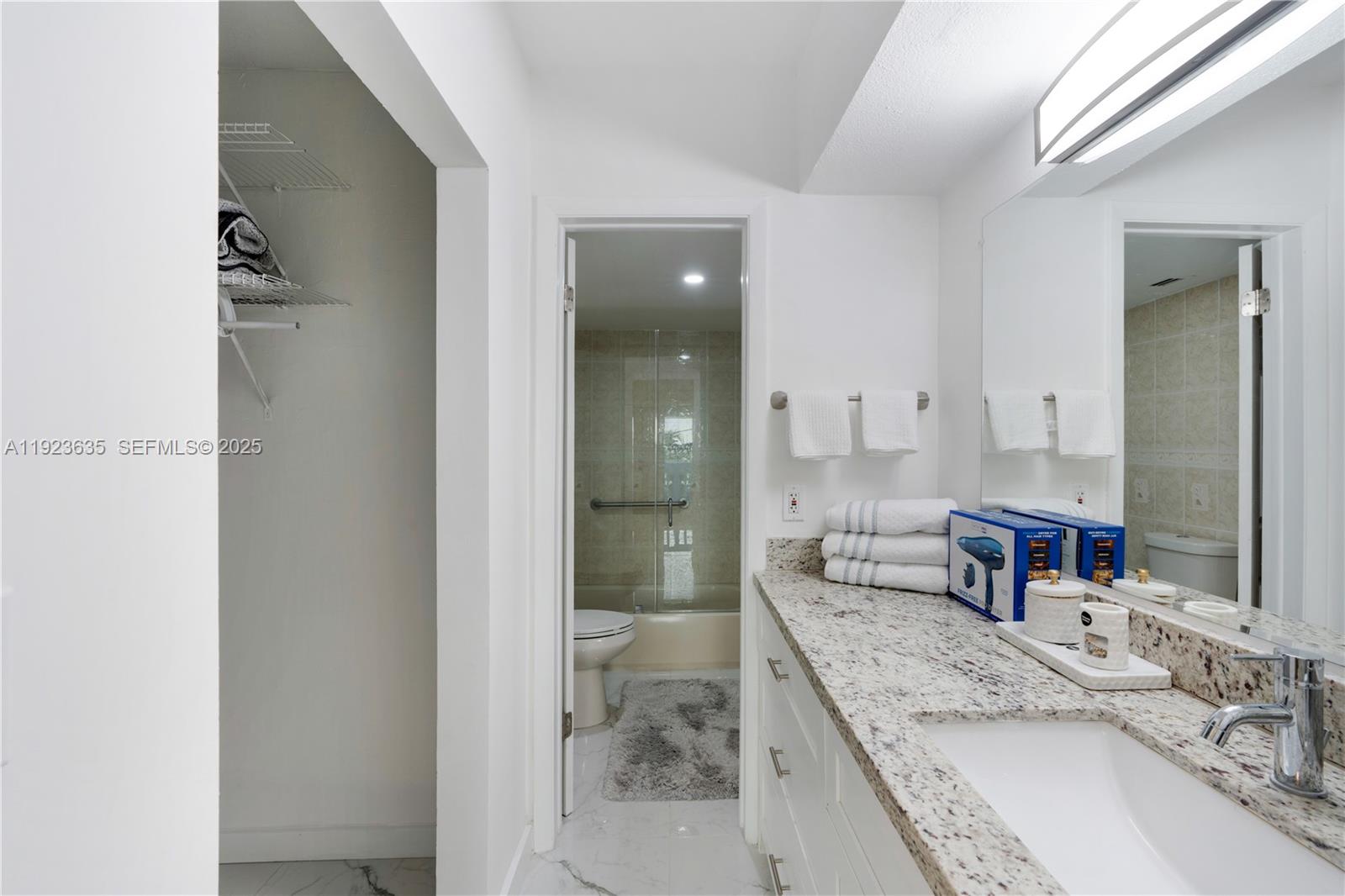 ALTOS DEL MAR NO 4 - Residential Lease