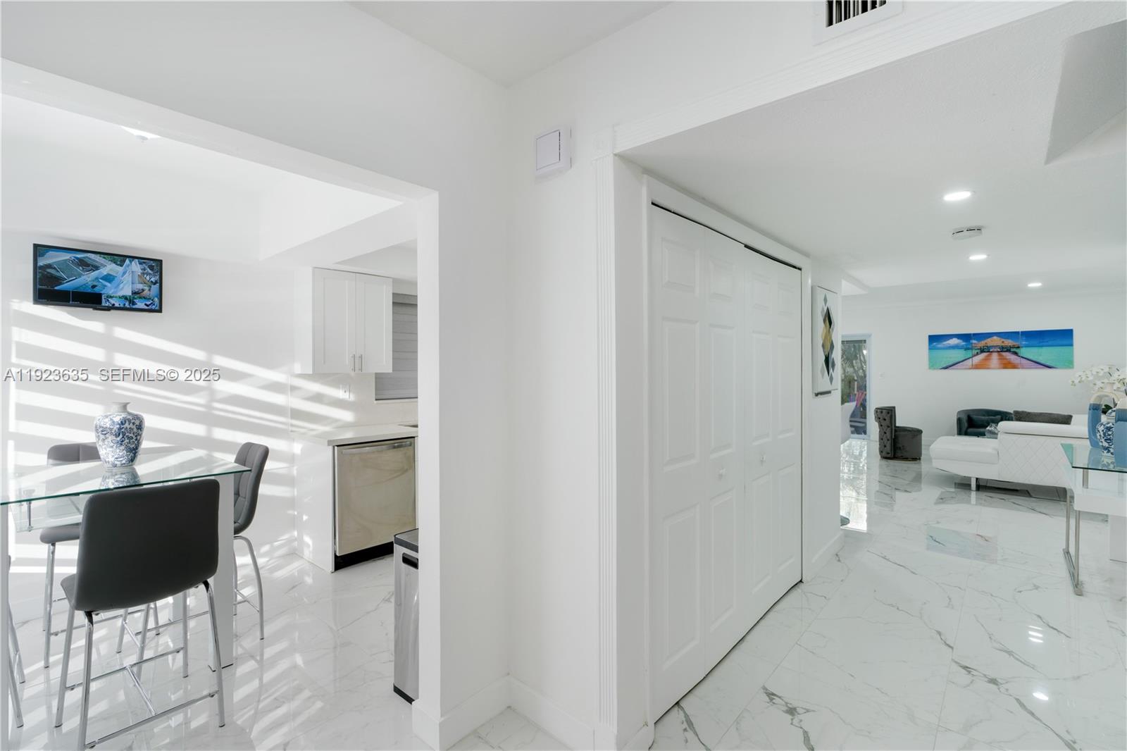 ALTOS DEL MAR NO 4 - Residential Lease