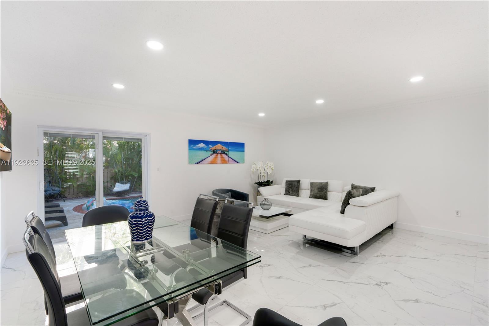 ALTOS DEL MAR NO 4 - Residential Lease