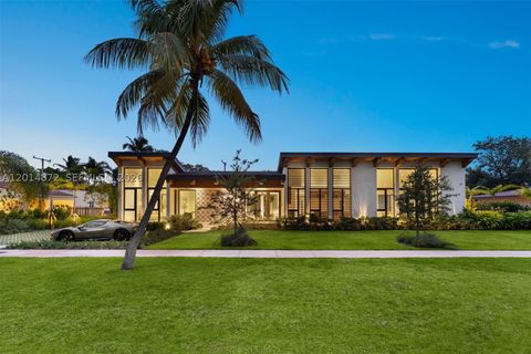 Photo of 6716 San Vicente St, Coral Gables, FL 33146 (MLS # A12014872)