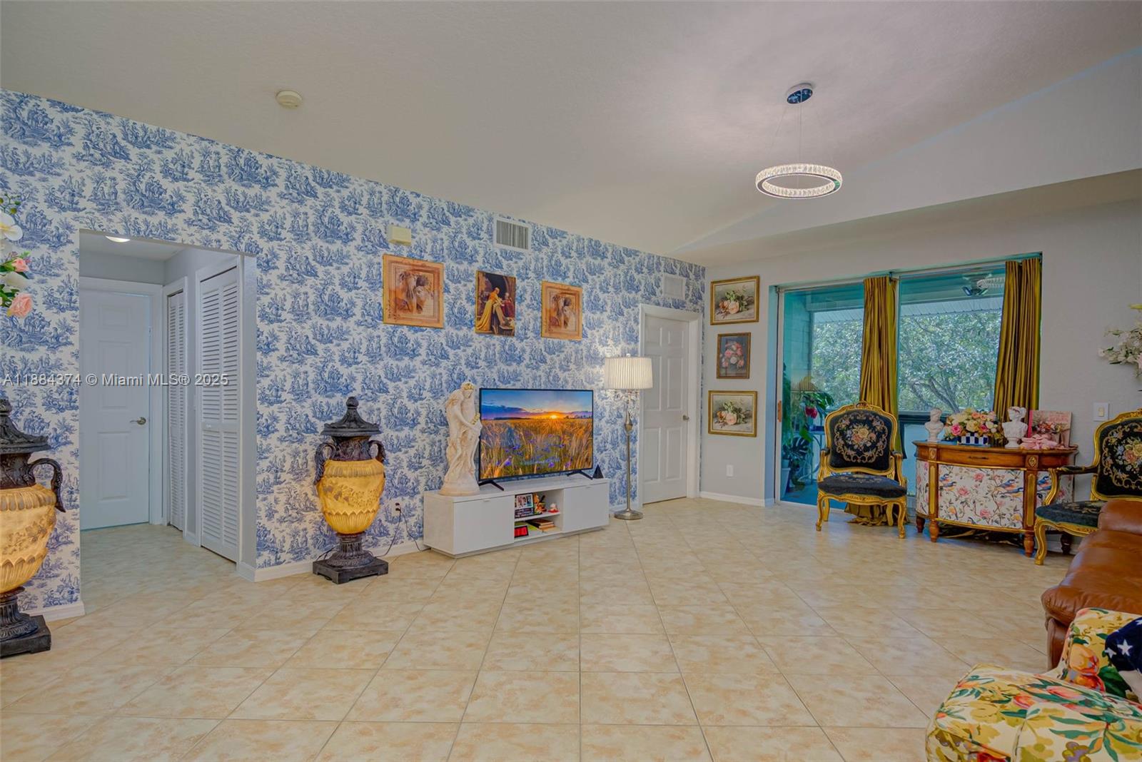 PINE KEY RESORT - Residential