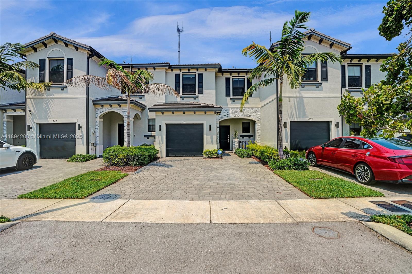 VISTA LAGO - Residential