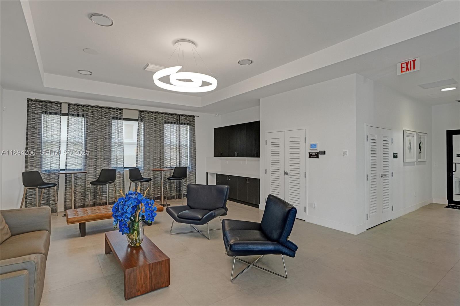 VISTA LAGO - Residential