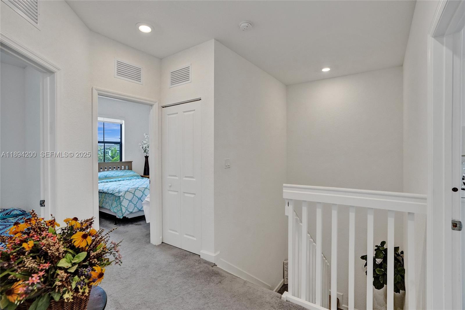 VISTA LAGO - Residential