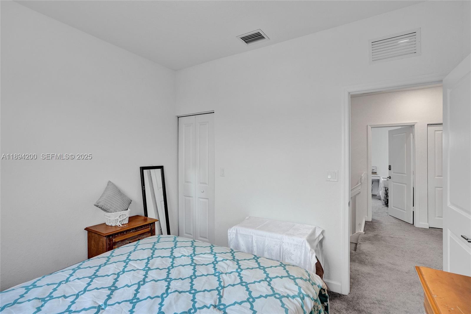 VISTA LAGO - Residential