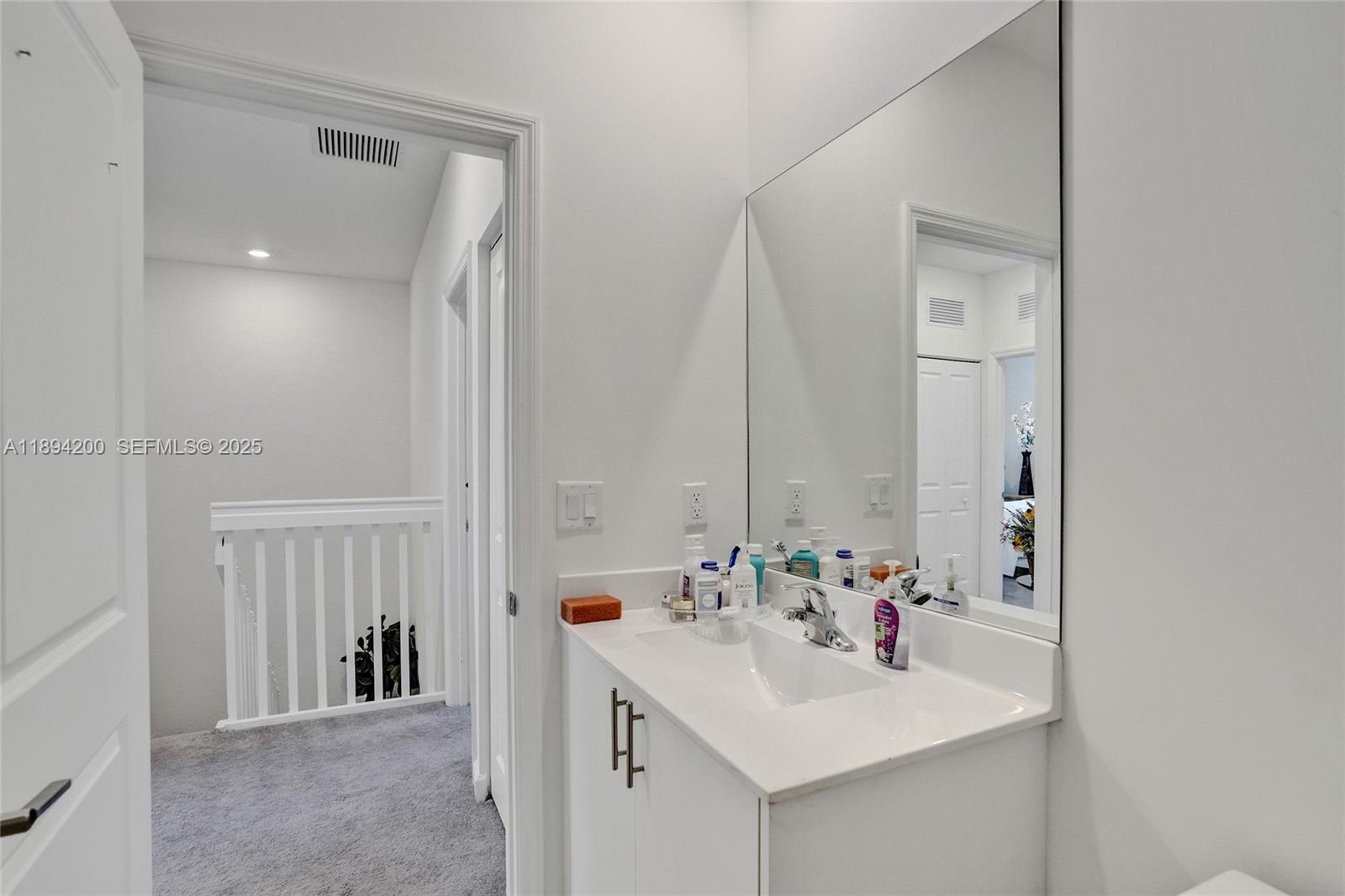 VISTA LAGO - Residential