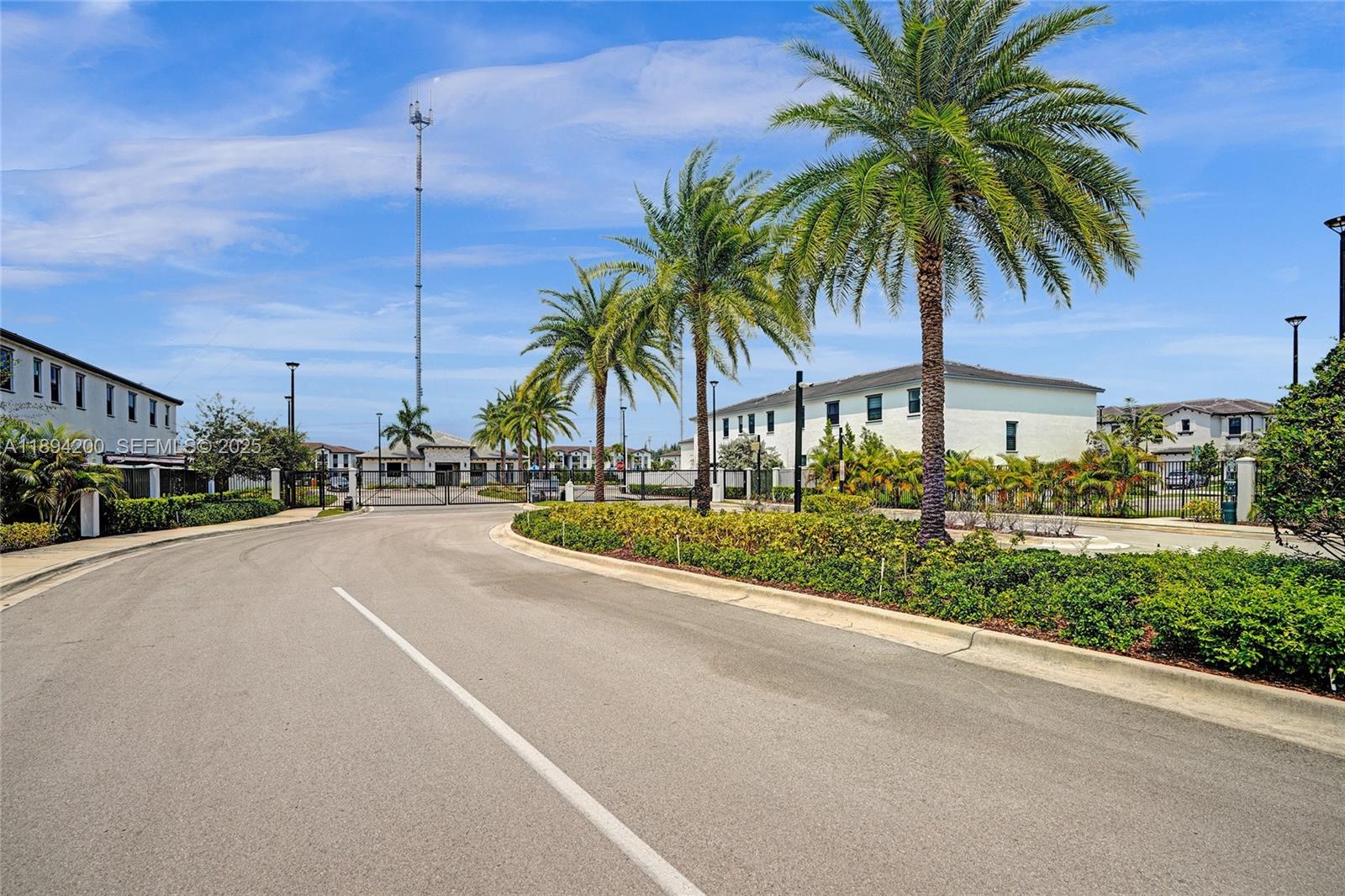 VISTA LAGO - Residential