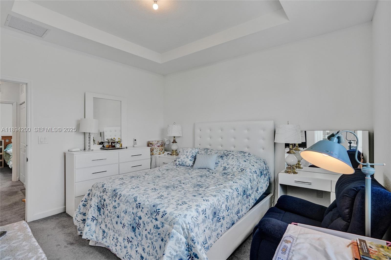 VISTA LAGO - Residential