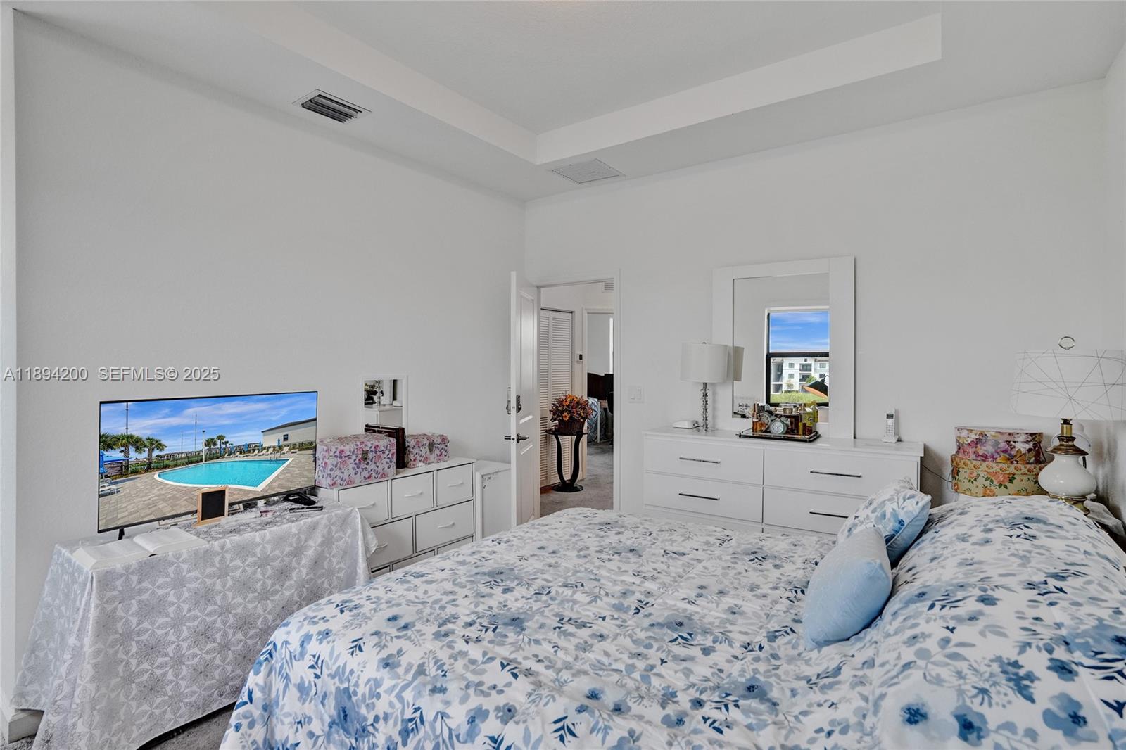 VISTA LAGO - Residential