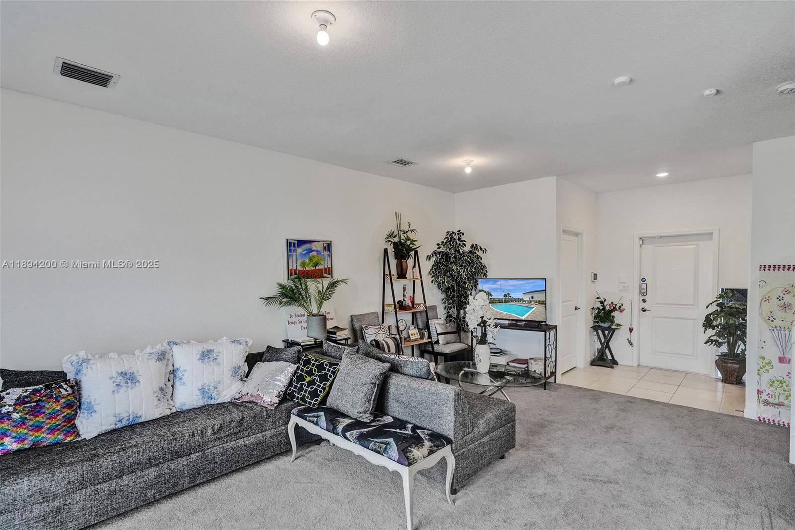 VISTA LAGO - Residential